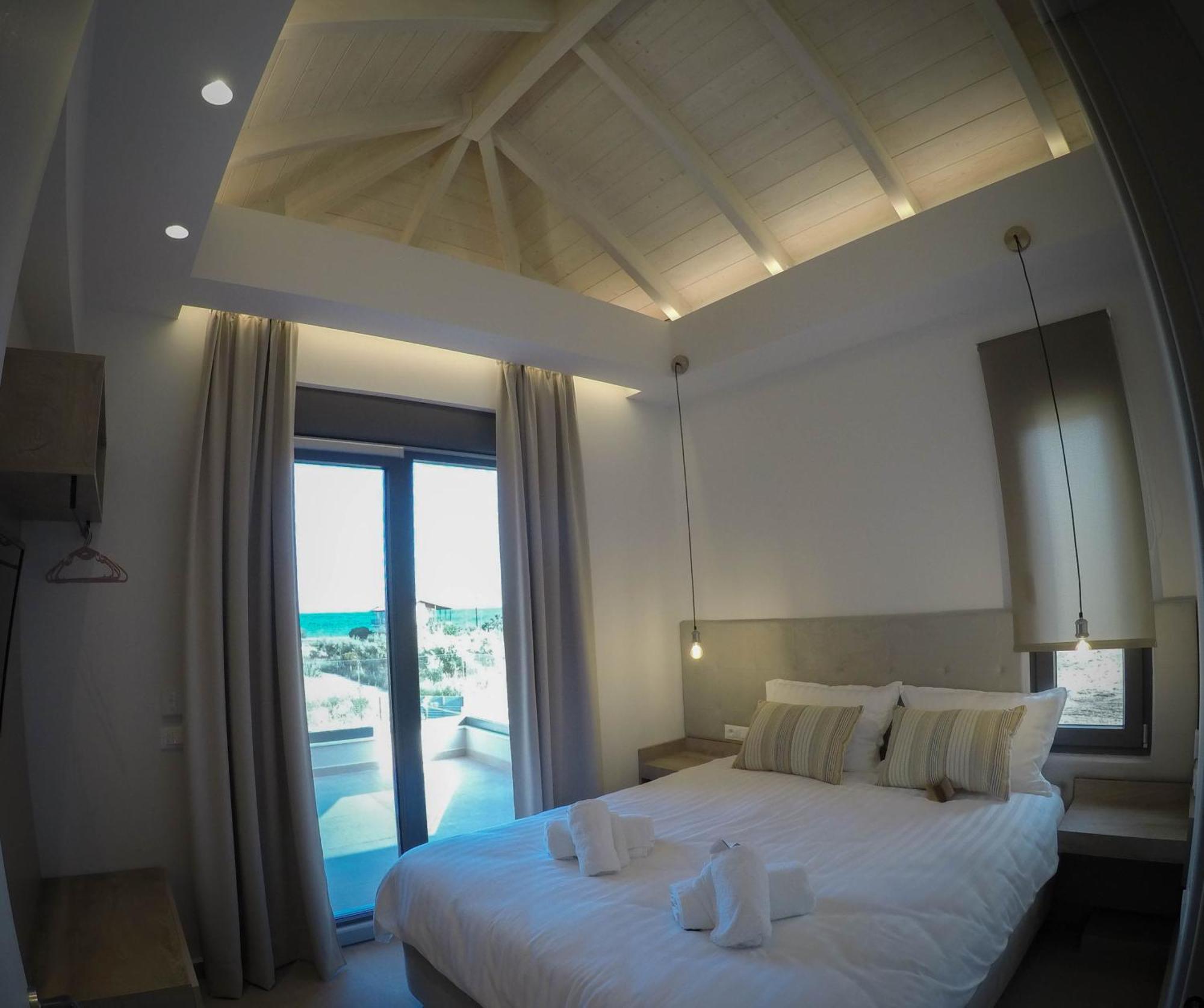 Almyres Luxurious Residences Miloi  Exterior photo