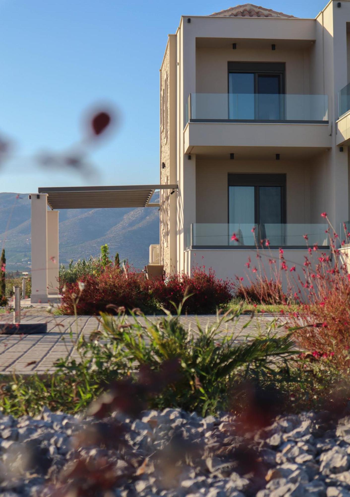Almyres Luxurious Residences Miloi  Exterior photo